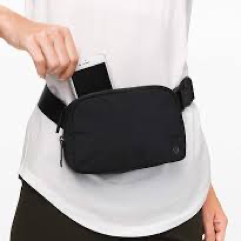 lululemon belt bag